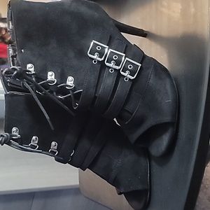 Size 12 W Stilleto heel ankle boots open toe